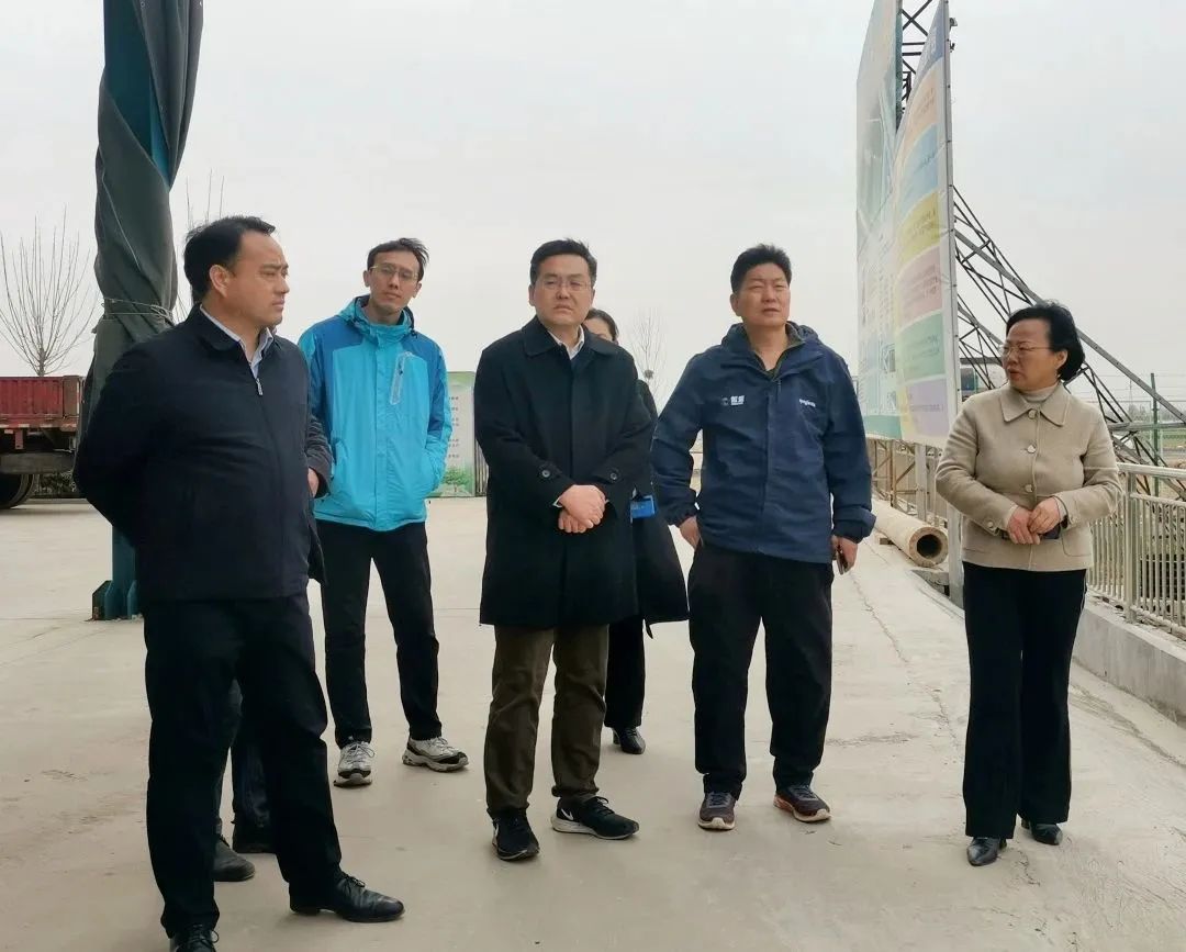 省農(nóng)技推廣中心生防站孫作文站長(zhǎng)、青島農(nóng)業(yè)大學(xué)褚棟教授一行到我院調(diào)研